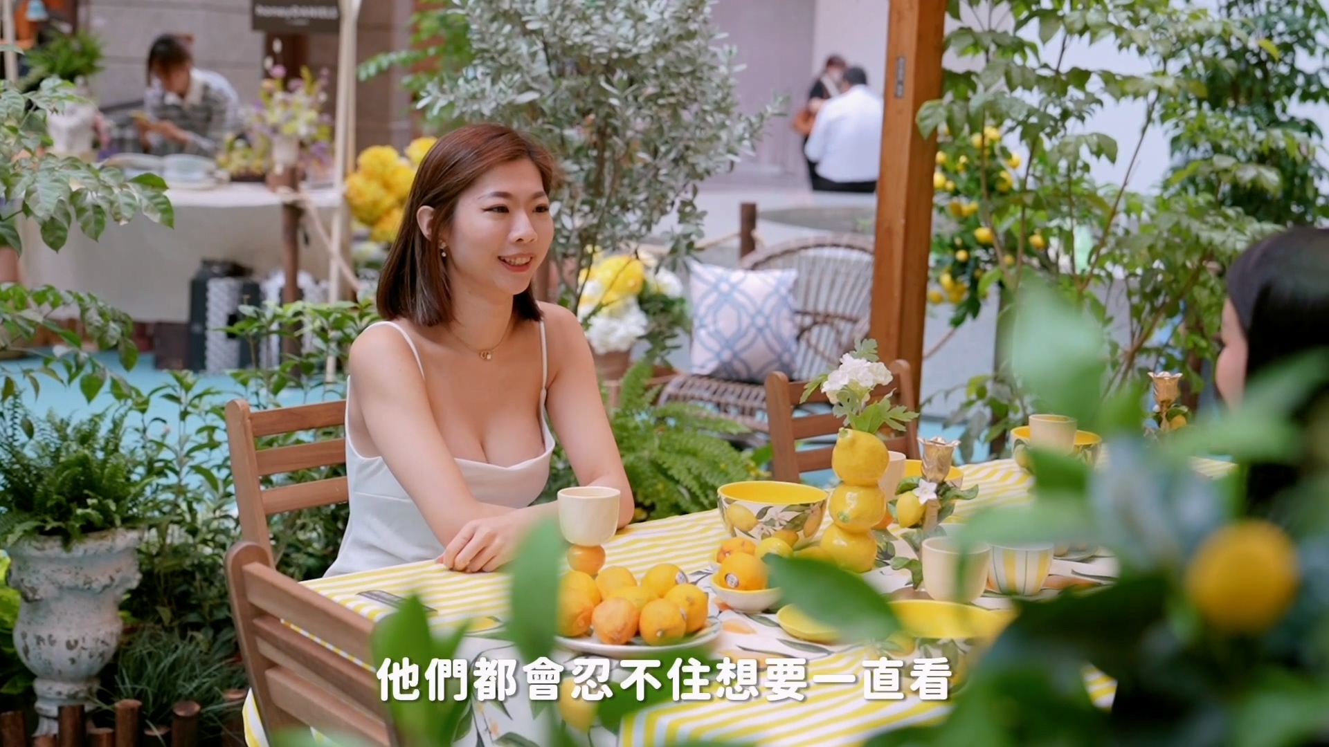 隆乳後,走到哪裡好像都比較容易引起注意,男女生朋友看到我都會忍不住多看幾眼